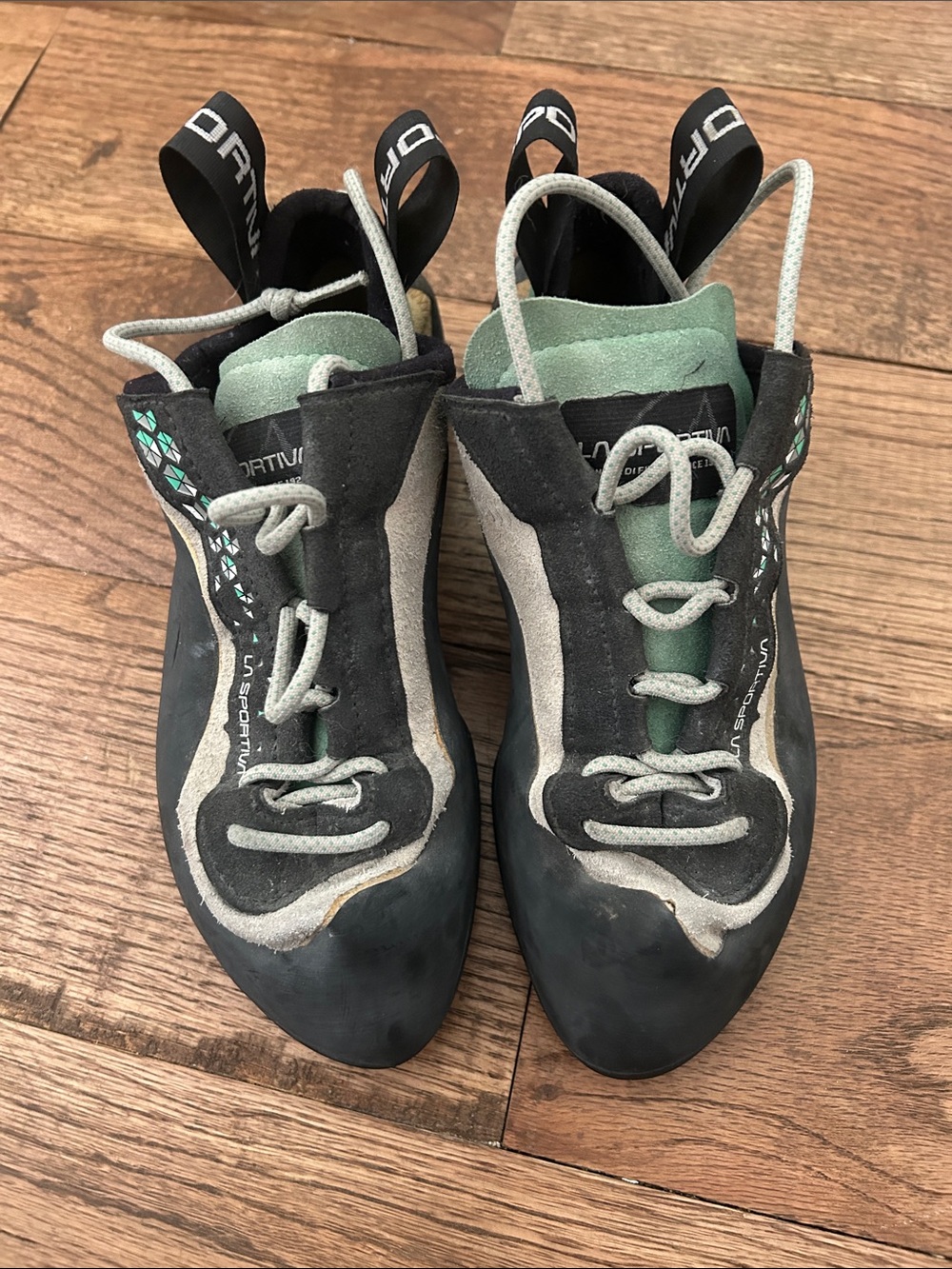 La Sportiva Women’s Muira laces green & Black Climbing Shoes